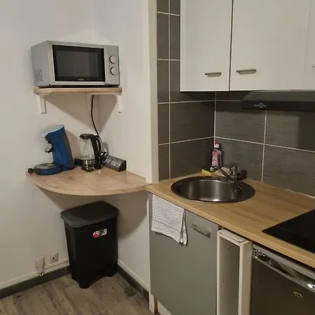 Studio De Standing Proche Gare Rer D Centre 4eme Etage Parking Апартаменты *
